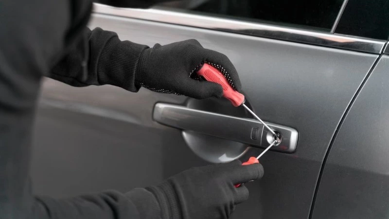 Пьяный парень угнал машину у соседа в Тымовском