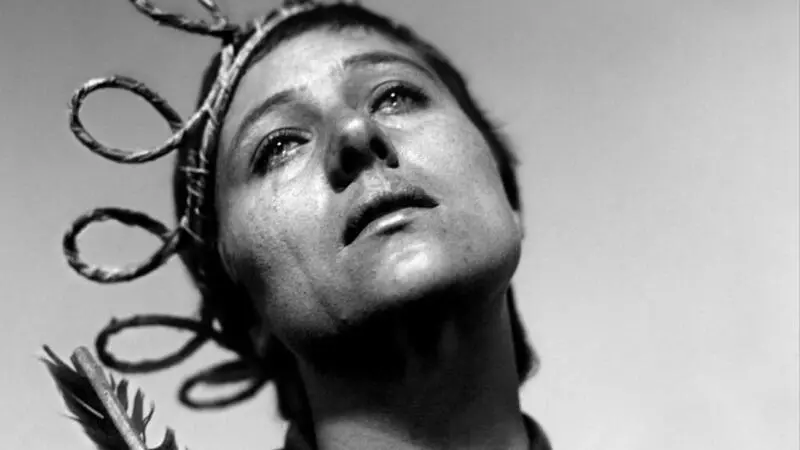 В католическом соборе Южно-Сахалинска гостям показали трагическую гибель Жанны д’Арк