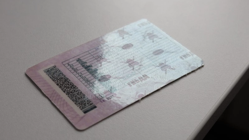 В Южно-Сахалинске задержали мигранта с поддельными правами 