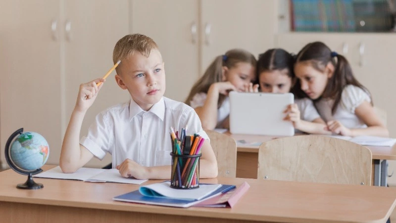 Как подготовить ребенка к учебе после каникул: советы от сахалинского психолога