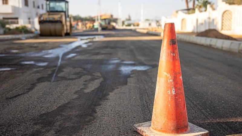 Движение по корсаковской трассе у ЖК «Горизонт» ограничено до 18 апреля