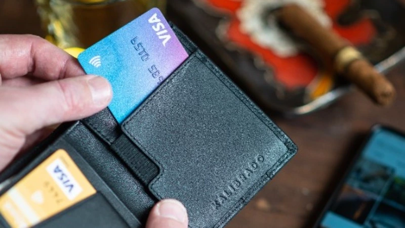 Кража с банковского счета привела жителя Корсакова в суд