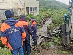 Ликвидацию паводка в Северо-Курильском районе контролирует губернатор