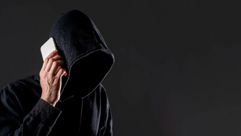 Курьер мошенников ответит в суде за кражу денег у сахалинских пенсионеров