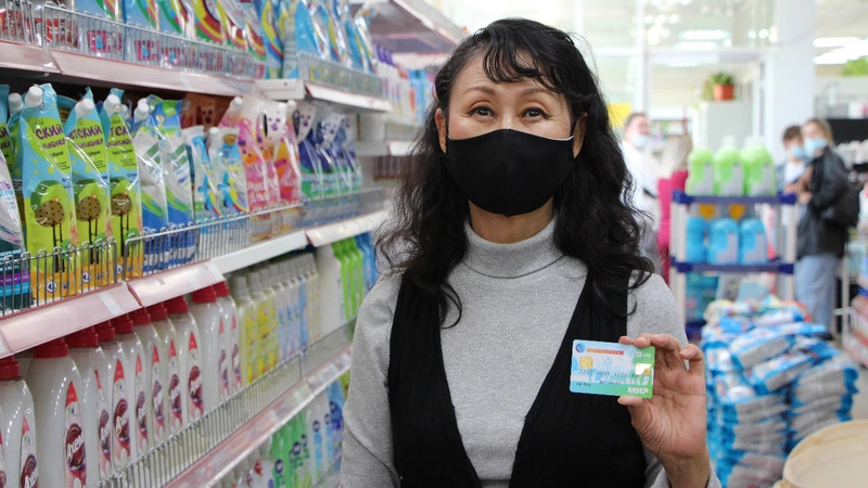 Сахалинцы будут использовать социальную карту в качестве банковской