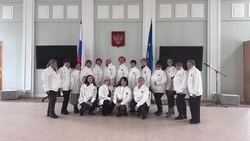 Удостоверения народных дружинников торжественно вручили волонтерам в Южно-Сахалинске