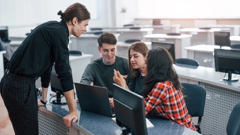 Около 1000 человек подали заявки на обучение в «Школе 21» в Южно-Сахалинске