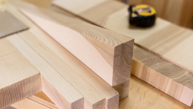 Жители Анивы получили стройматериалы после циклона по поручению губернатора Лимаренко