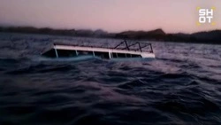 Российский турист 4 часа плыл до берега после крушения судна в Индонезии