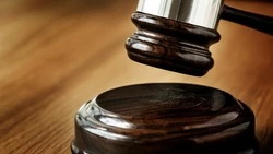 Сахалинец заплатил свыше 146 тысяч рублей за порчу чужой двери трехлетней давности