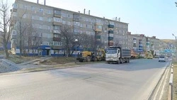 На улице Школьной в Холмске начали обустройство пешеходной зоны