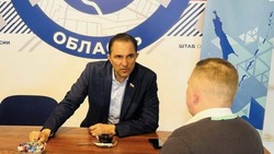 Сенатор Хапочкин провел прием в Штабе общественной поддержки «Единой России» в Южно-Сахалинске