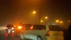 Пять легковушек столкнулись на виадуке на Пуркаева в Южно-Сахалинске 