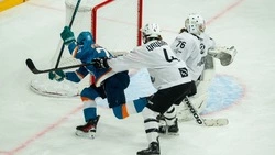 ЖХК «Сахалин» во второй раз разгромил «Белых медведиц» на домашнем льду