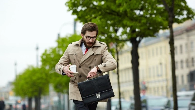 Жители Южно-Сахалинска рассказали, сколько времени они собираются на работу