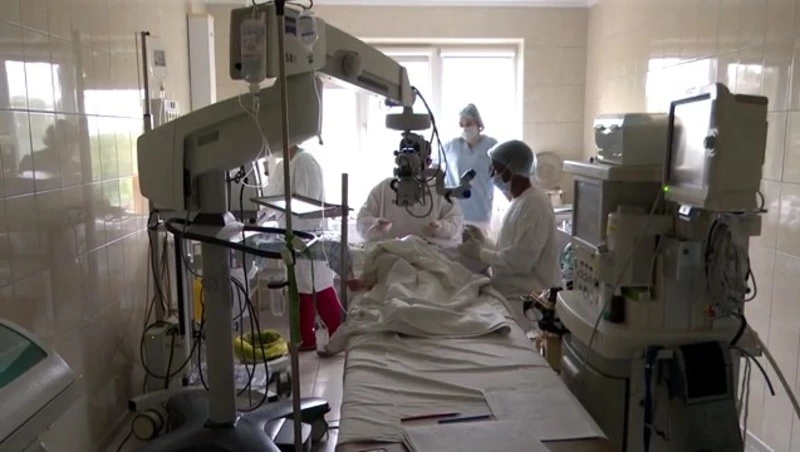 В Сахалинской области впервые проведена операция по удалению врожденной катаракты у ребенка. Медосмотр 18.09.24