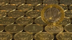 Курсы евро и доллара снизились по отношению к рублю