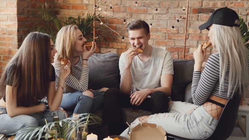 Житель Поронайска угнал автомобиль знакомой во время посиделок