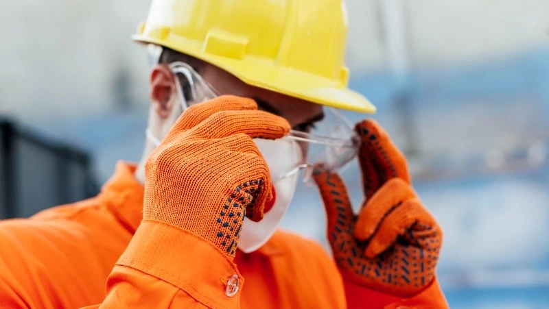 Сахалинцев приглашают пройти опрос о влиянии вредных факторов на здоровье трудящихся   