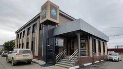 Двухэтажное здание с лифтом и комнатой отдыха построили для моряков на юге Сахалина