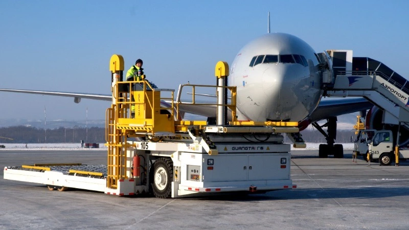 Самолет Boeing 737 совершил аварийную посадку в аэропорту Южно-Сахалинска 1 декабря