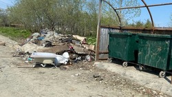 Горы мусора мешают жить людям на юге Сахалина