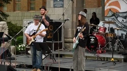 Катя Счастливая и группа «ИНАУ» выступят на «Поющем музее» в Южно-Сахалинске 