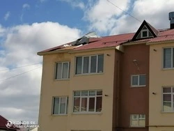 Мэрия пообещала вернуть на место съехавшую крышу в Дальнем