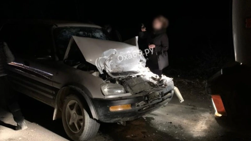 Водитель «Тойоты» влетел в КамАЗ в Охинском районе