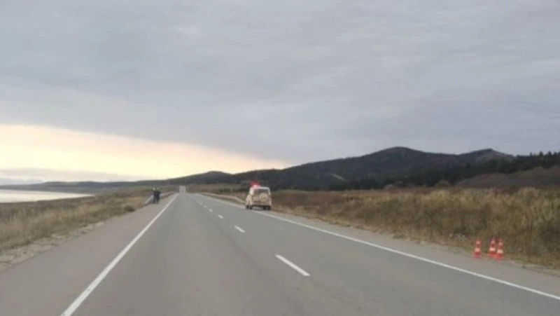 Грузовик съехал в кювет с трассы Невельск — Томари — аэропорт Шахтерск