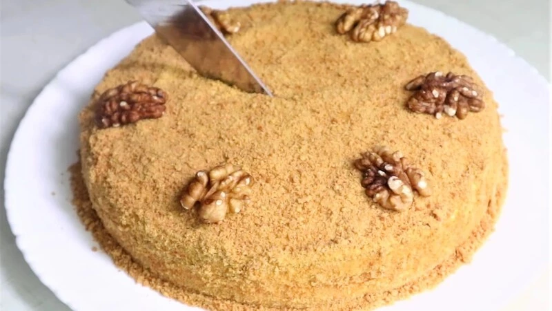 Торт «Медовик»: рецепт на сковороде