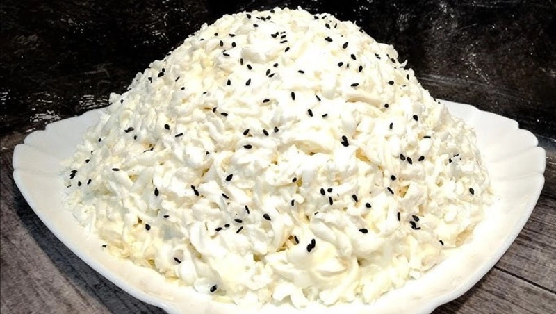 Это блюдо составит конкуренцию «Оливье»: Дракон высоко оценит салат «Снег»