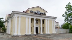 Культурное пространство возле новой сцены Чехов-центра в Южно-Сахалинске откроют в начале сентября