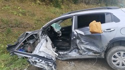 Мужчина на Kia Rio врезался в КамАЗ на трассе Южно-Сахалинск — Корсаков 6 октября