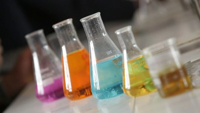 Сахалинский минобр хочет вложить 72 миллиона в обучение школьников химии