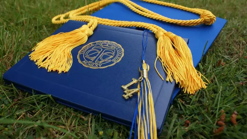 Экс-замдиректора сахалинского техникума отправят на скамью подсудимых за липовые дипломы