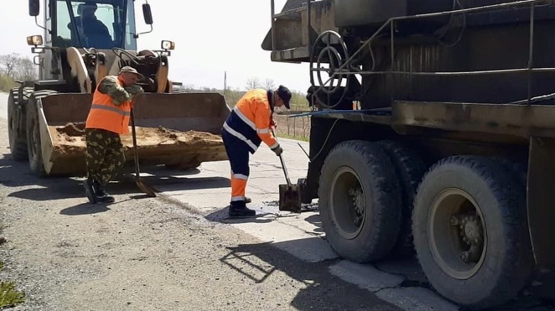 В Анивском районе начался масштабный ремонт дорог