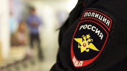 Судимый ранее мужчина украл телефон у знакомого в Южно-Сахалинске