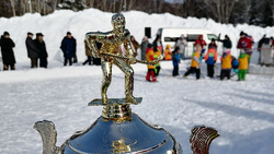 Хоккей в валенках: как губернатор Сахалинской области открыл детсадовский чемпионат