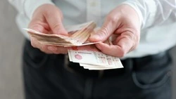 Пенсионер из Смирных получил штраф за очередные побои бывшей жены