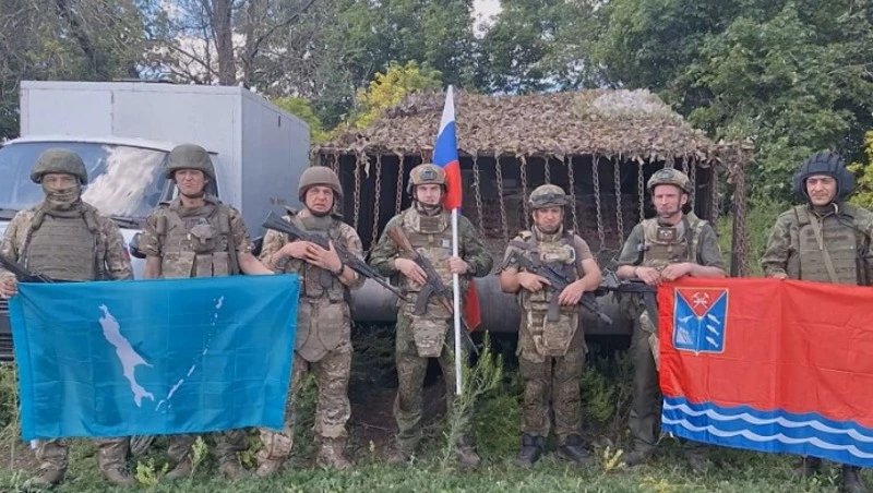 В зоне СВО сахалинские военнослужащие 39-й гвардейской бригады поздравили сограждан с Днем России