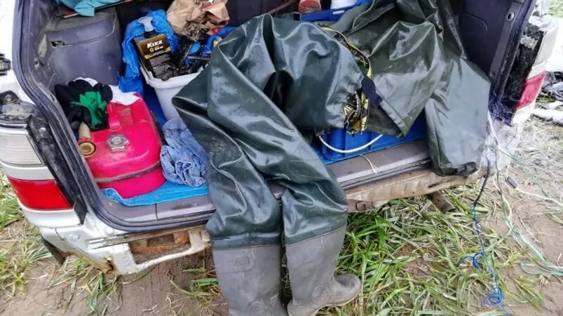 В Сахалинской области двоих приятелей поймали на ловле рыбы лососевых пород