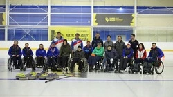 Сборная России по керлингу на колясках провела мастер-класс для спортсменов Сахалина