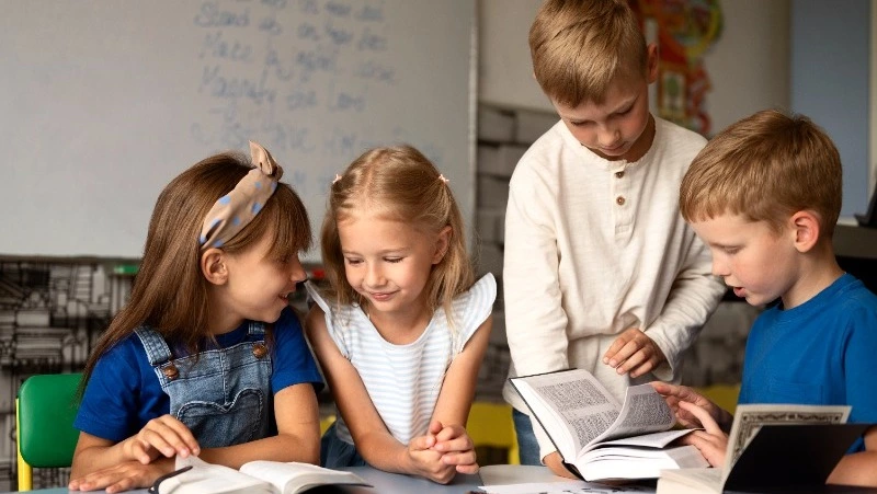 Сахалинским школьникам закупили новые учебники по истории