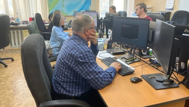 «Смотрим, что нужно людям»: как работает ситуационный центр по COVID-19 на Сахалине