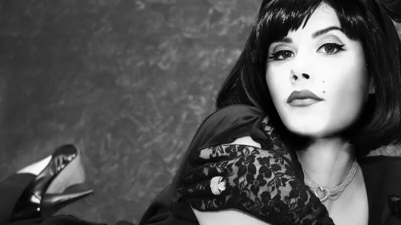 Поэтесса Сола Монова ответила на вопрос сахалинцев про Игоря Николаева