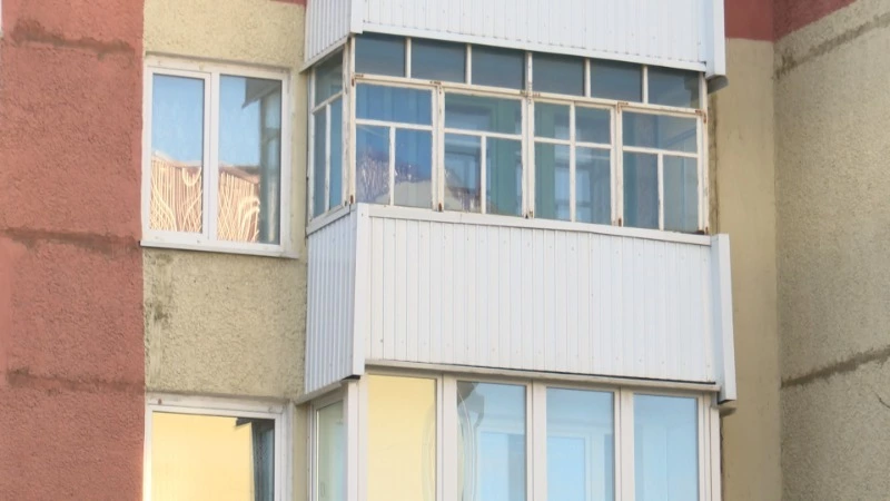 Пенсионер на несколько лет погряз в судах с УК в Корсакове из-за долгов