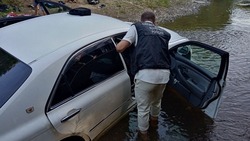 Следователи Сахалина назвали возможную причину гибели двух человек в машине на Сусуе