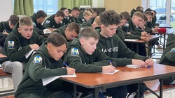 Мобилизованные сахалинцы получат письма от старшеклассников из Южно-Сахалинска