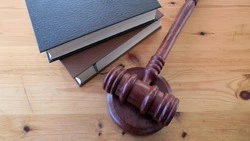 Судебный пристав на Сахалине ответил перед судом за бездействие 